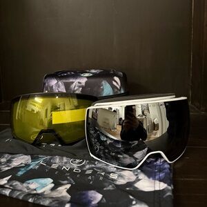 Blenders Eyewear Nebula Goggles with Low Light Lens Fitz II